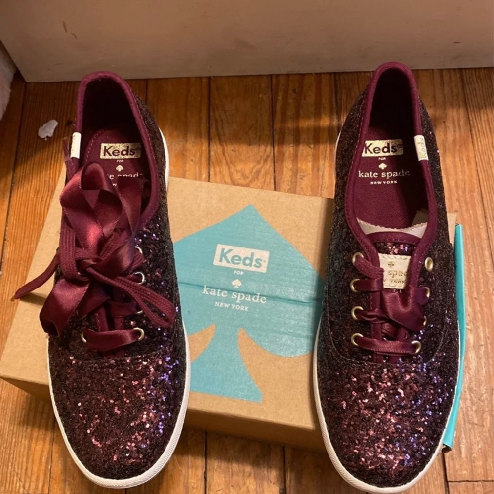 Sparkly purple keds